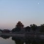 Le soleil se couche sur les douves de la Cite