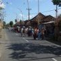 Procession dans un village