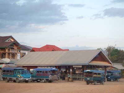 Saongthews ou camions bâchés